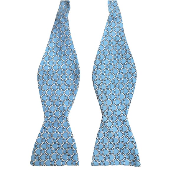 J McLaughlin 100% Silk Chain Link Blue White Self Tie Bow Tie Adjustable - Picture 1 of 5